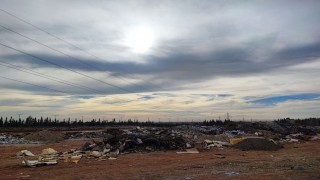 Boş arazi çöplüğe çevrildi: Atık yakılarak hem çevre hem hava kirleniyor