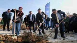 BŞEÜde kampüse yeni fidanlar dikildi
