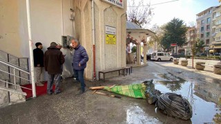 Burdurda cami minaresinde yangın korkuttu