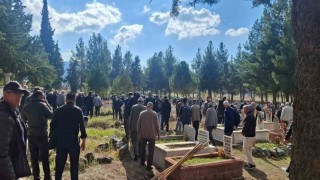 Burdurda çıkan yangında  hayatını kaybeden yaşlı çift toprağa verildi