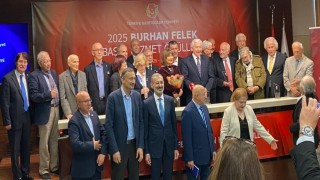 Burhan Felek basın hizmet ödülleri verildi
