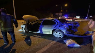 Bursada feci kaza: Bariyere çarpıp takla attı, 2 yaralı