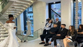 Bursada muhteşem gelinlik defilesi: 26 koleksiyon 15 mankenle podyuma taştı