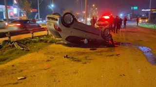 Bursada otomobil takla attı: 2 yaralı