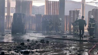 Bursada palet fabrikası alevlere teslim oldu