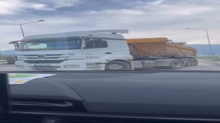 Bursada ters şeritten giren kamyon pes dedirtti