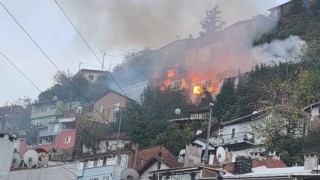 Bursada yanan 2 katlı evin 78 yaşındaki sahibi kayıp