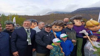 Bursada yanan ormanlar Milli Ağaçlandırma Gününde yeniden yeşeriyor