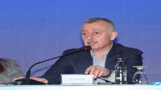 Büyükakından Özele: Sen müfterisin, önce bu yaftadan kurtul, ondan sonra konuş