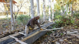 Büyükşehir Belediyesi Savurda 600 metrelik sulama kanalını yeniliyor