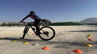 Büyükşehirden yeni adrenalin merkezi: İç Anadoluda tek olan parkurda BMX spor okulu