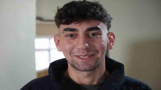 Buz gibi evde tek başına yaşayan gencin yürek burkan hikayesi