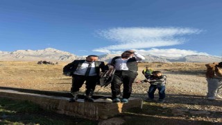 Çamardıda damat serinletme geleneği renkli görüntülere sahne oldu