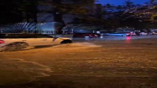 Çanakkalede cadde ve sokaklar göle döndü