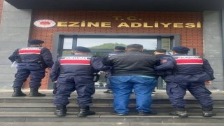 Çanakkalede göçmen kaçakçılığı operasyonu: 6 organizatör ve 56 kaçak göçmen yakalandı