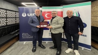 Cenonda dostluk pekişti