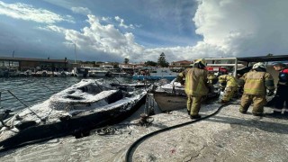 Çeşmedeki yangında 7 tekne alevlere teslim oldu
