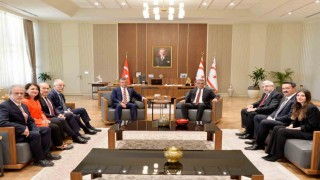 CHP Genel Başkanı Özel, KKTC Cumhurbaşkanı Erhürmanı ziyaret etti