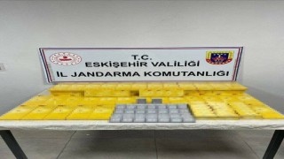 Cinsel ürünler, sigara ve tabancaları kaçak olarak satmayı planlayan şahısları jandarma yakaladı