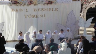 Cizrede minik kalpler  Bed-i Besmeleyle eğitime başladı