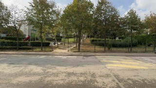 Çöp kamyonunun çarptığı belediye işçisi hayatını kaybetti