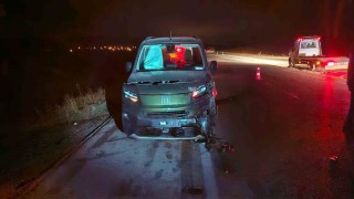 Çorumda yola çıkan dana kazaya neden oldu: 3 yaralı