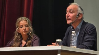 ÇYDD Çukurova’da “Edebiyatın Merceğinde Tarih ve Gelecek” Söyleşisi