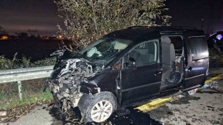 D-140da kaza yapan araçlar hurdaya döndü: 1 ölü, 2 yaralı