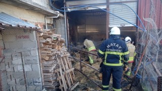 Defnede samanlık yangını