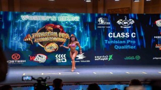 Denizlili sporcu, vücut geliştirmede IFBB Pro Card sahibi oldu