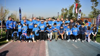 Depremde hayatını kaybeden ailelerin çocuklarına destek koşsu