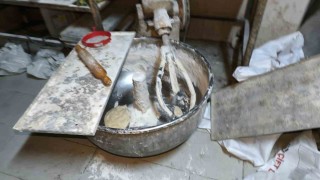 Devrekte sağlığa uygunsuz pide imalatı yapan iş yeri mühürlendi