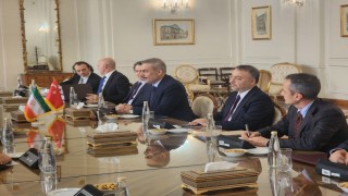 Dışişleri Bakanı Fidan, İranlı mevkidaşı Arakçi ile bir araya geldi