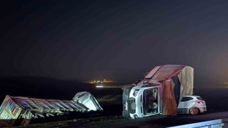 Diyarbakırda 5 araçlı zincirleme kaza: 3 ölü, 14 yaralı