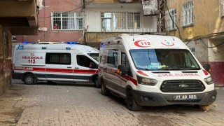 Diyarbakırda apartmanda priz kaynaklı yangın: 7 kişi dumandan etkilendi