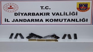 Diyarbakırda JASATın çalışmalarında tabancalar ve mühimmatları ele geçirildi