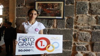 Diyarbakırda sanatla buluşan genç yetenekler ödüllerini aldı