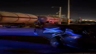 Diyarbakırda tren otomobile çarptı: 1 yaralı