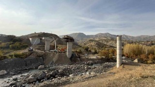 Diyarbakırda viyadük inşaatı iskelesinde çökme: 3 ölü, 2 yaralı