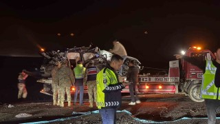 Diyarbakırdaki kazada ölen 4 kişinin cenazesi Adli Tıp Kurumu kaldırıldı