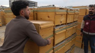 Doğunun en çok bal üretilen ikinci ili olan Bingölde arıcılara 435 organik kovan dağıtıldı
