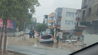 Dolgu yolda mahsur kaldı