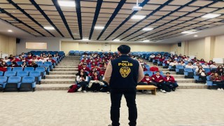 Domaniçte öğretmen ve öğrenciler siber suçlara karşı bilgilendirildi