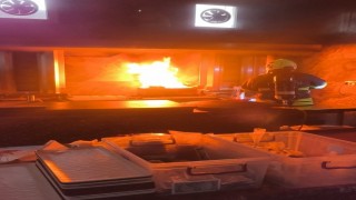 Dönercide kızartma makinesi alevlere teslim oldu