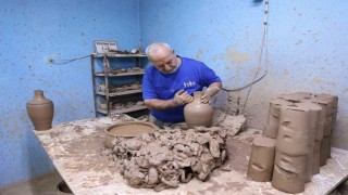 Dört kuşaktır çamura şekil veriyorlar