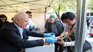 Dünya Cantık Gününde ücretsiz ikram edildi, yabancı turistler lezzetine hayran kaldı