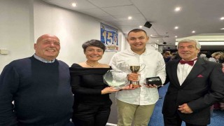 Dünyadaki ilk otizmli maraton yüzücüsü Tuna Tunca Türkiyenin gururu oldu