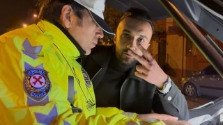 ‘Dur ihtarına uymayan alkollü sürücünün rahatlığı pes dedirtti