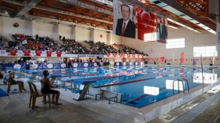 Düzcede 250 sporcu şampiyon olmak için kulaç attı