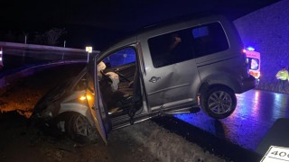 Düziçi'nde Yağış Nedeniyle Hafif Ticari Araç Kontrolden Çıktı